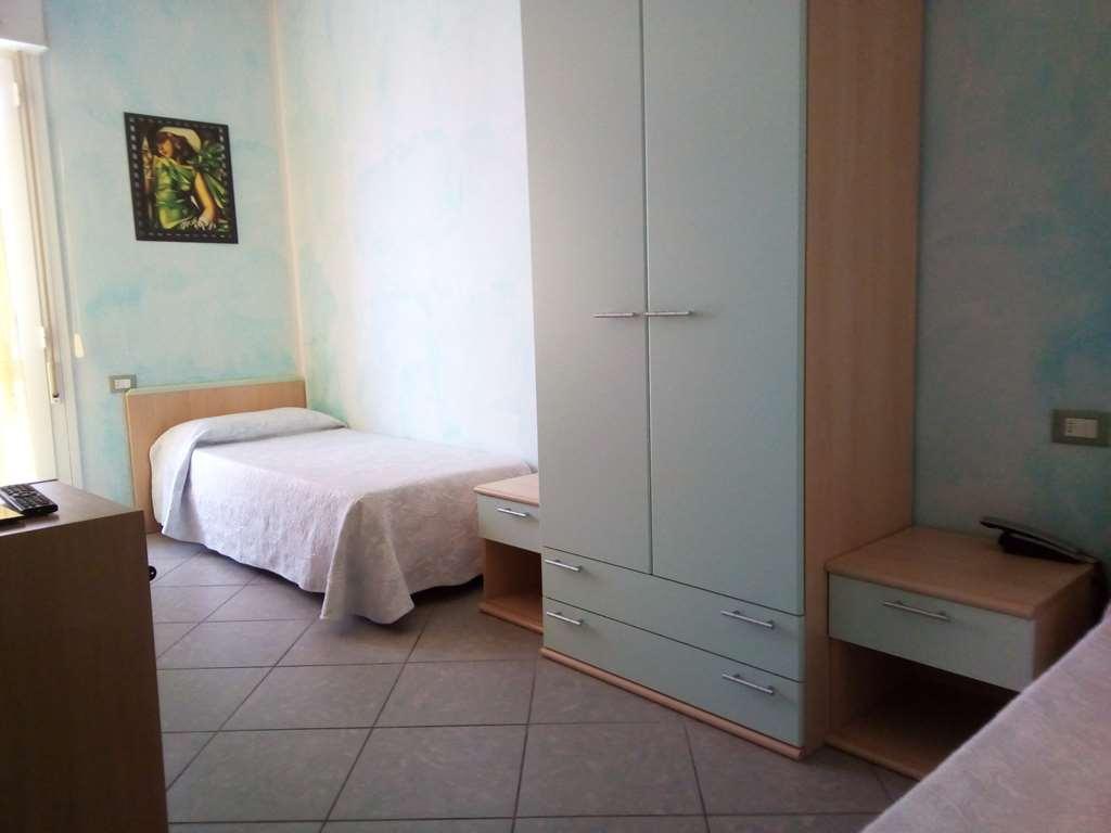 Hotel Ariston Imperial Porto Garibaldi Quarto foto